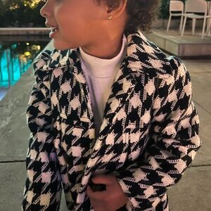 Chic Houndstooth Coat